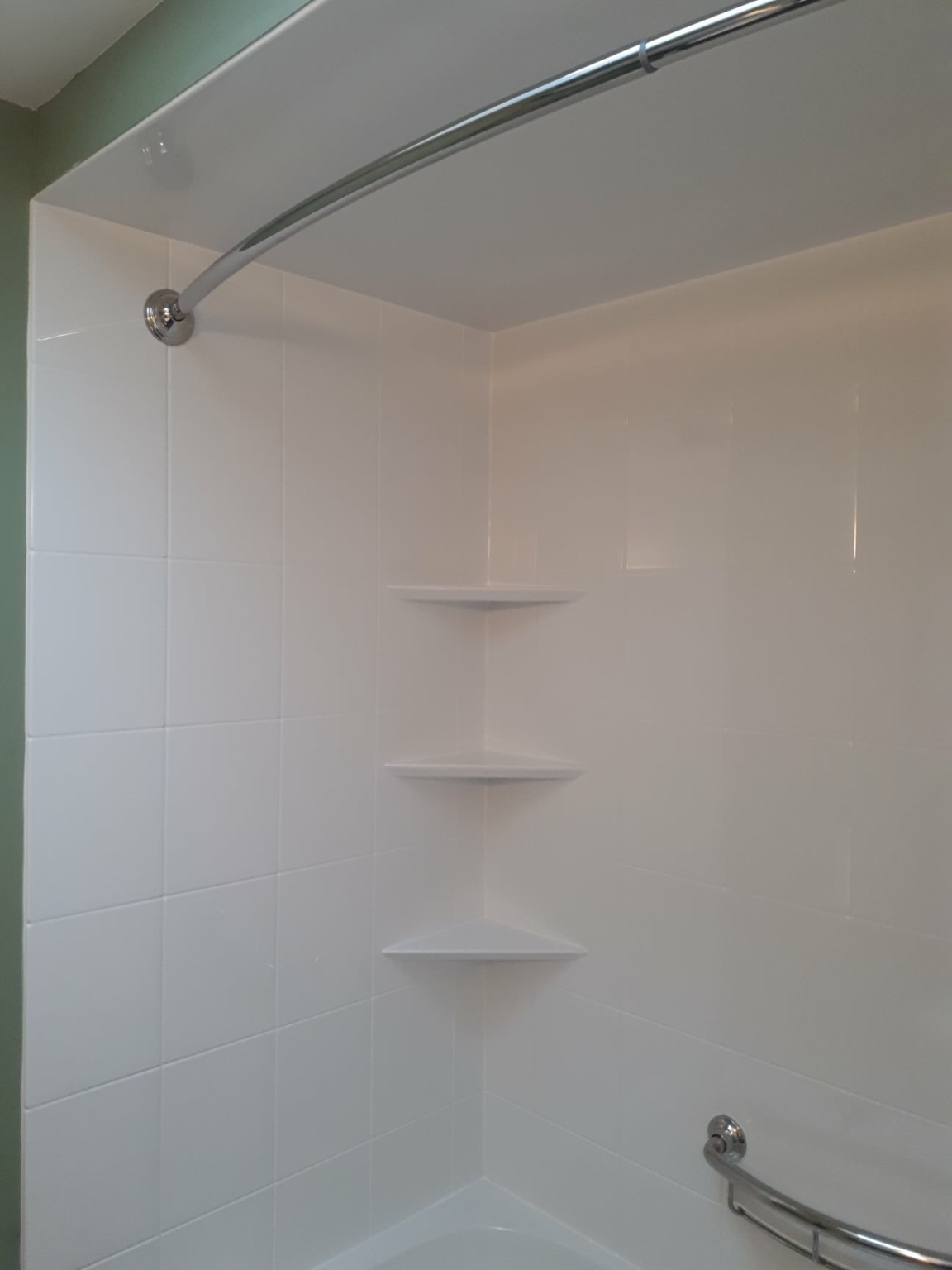Squirrel Hill: bathtub to walk-in shower